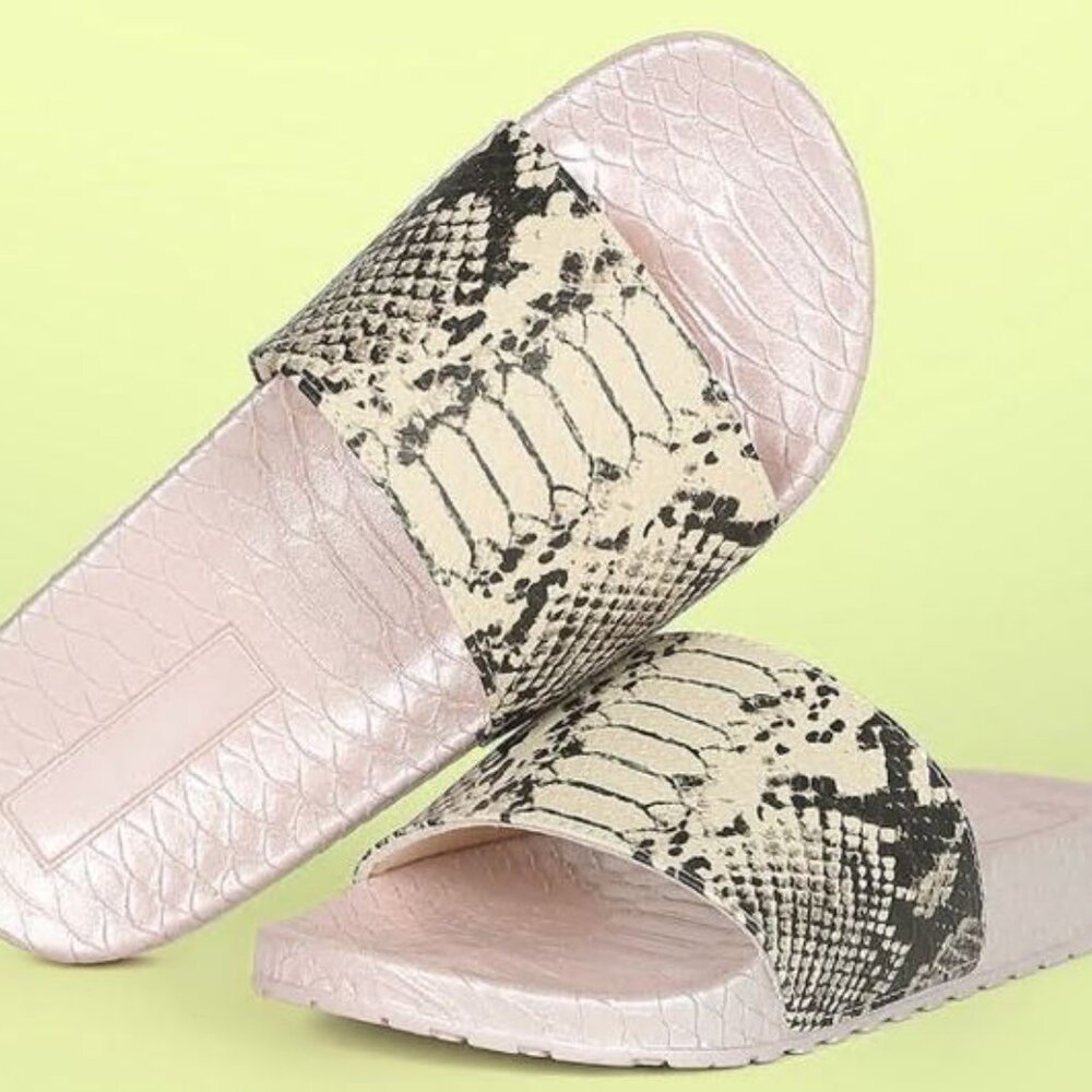 Qupid Brand Aesha Snake Print Pool Slides Sandals - Picture 2 of 3